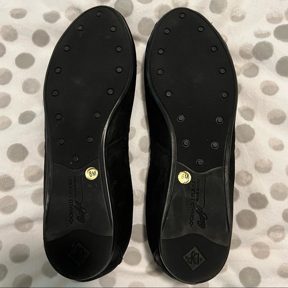 Donald Pliner Black Suede Flower Peep Toe with Elastic Flats Size 6 - Picture 3 of 9